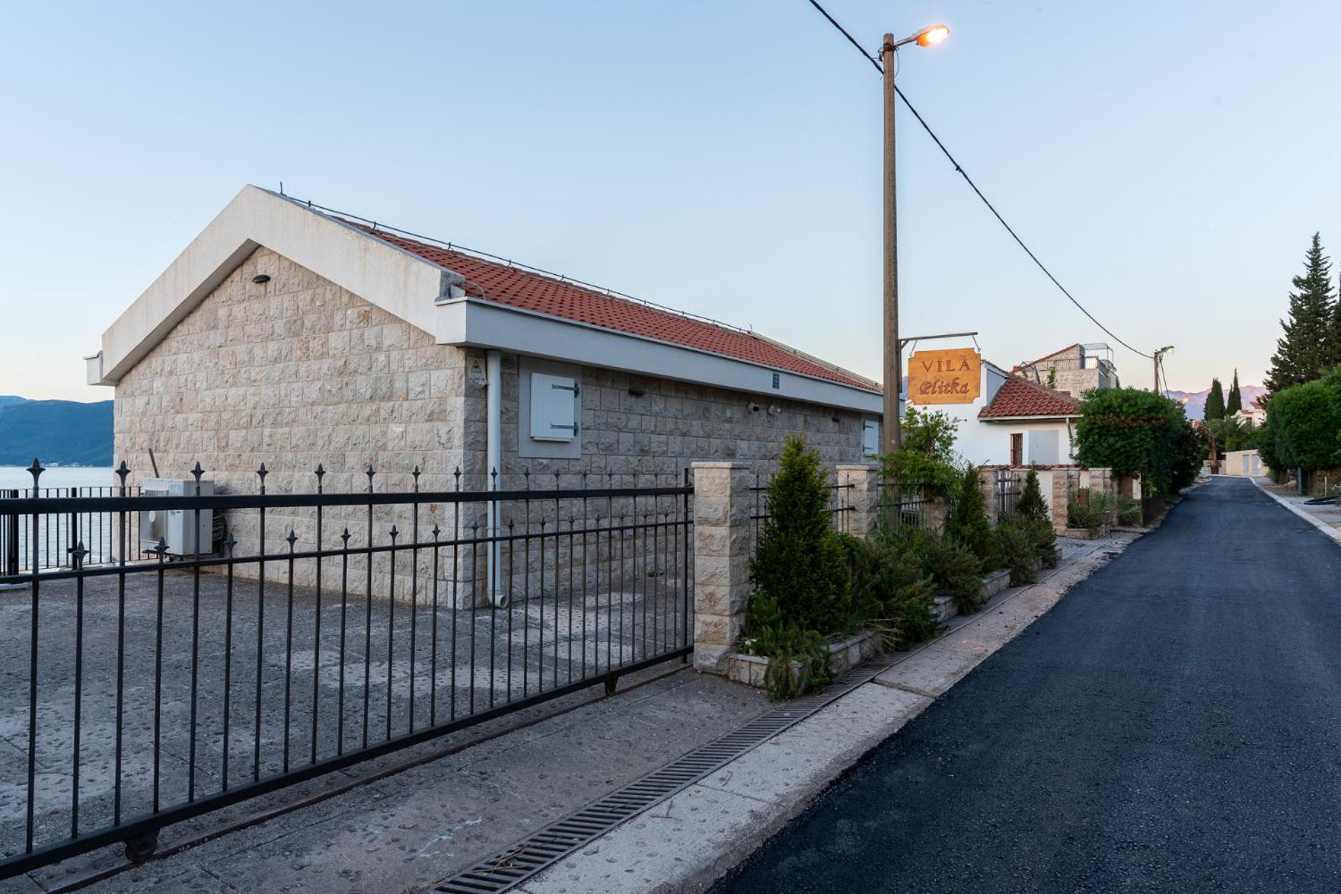 Villas Plitka Tivat Exterior photo
